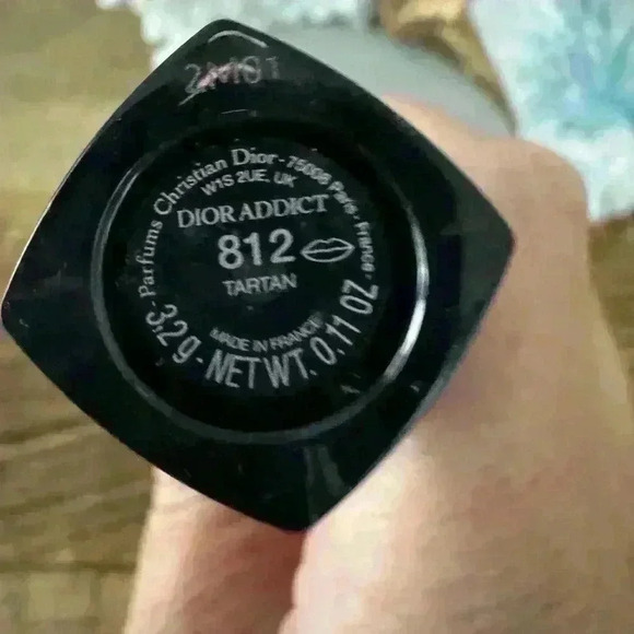 Dior Addict Hydrating Shine Lipstick ~ Tartan (812) ~ NEW! - Picture 4 of 6